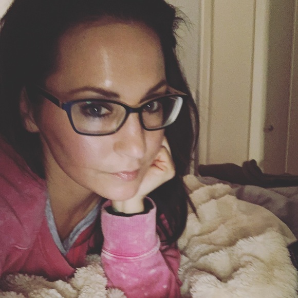 Meet your Posher, Sara ๐๐ปโโ๏ธ - Picture 3 of 4